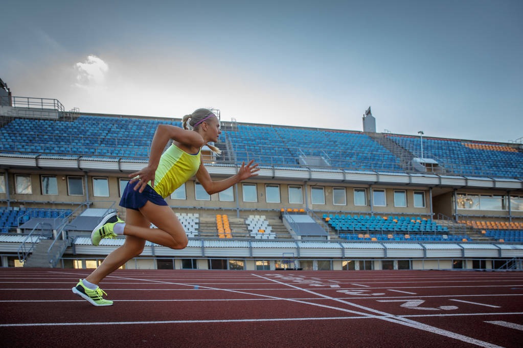 2025年F1开启季前测试首日，诺里斯以1：30.430的圈速占据圈速榜头名…