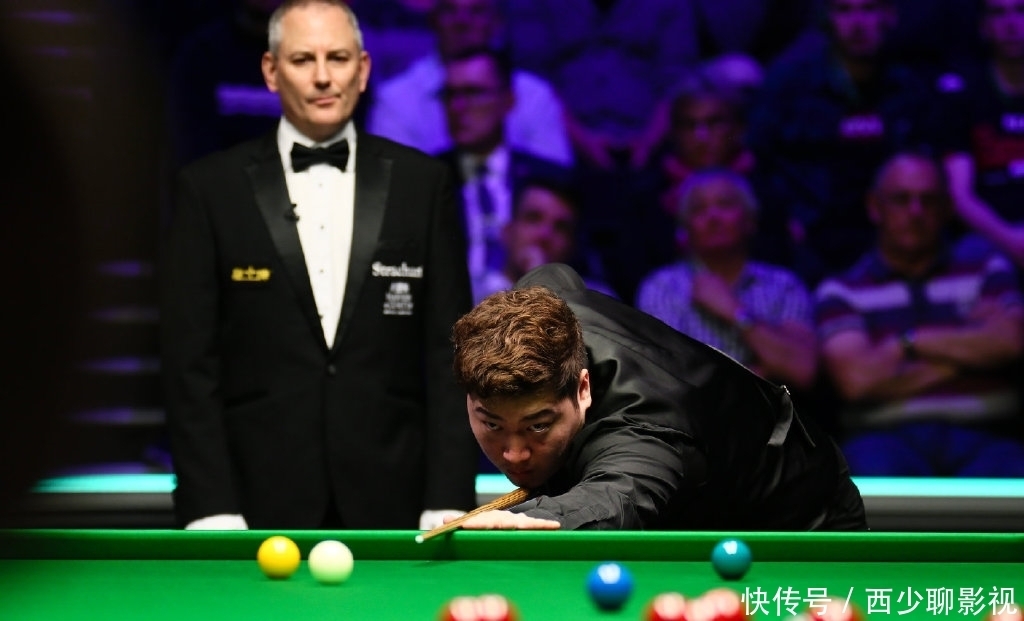 年轻球员与 年轻球员与